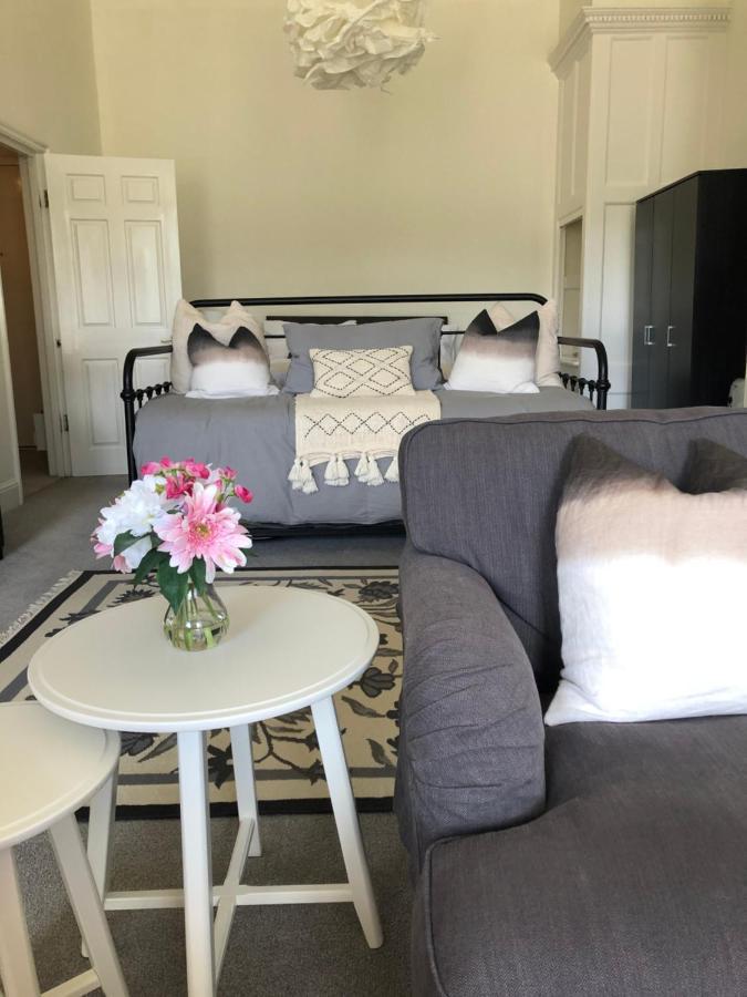 Grosvenor Place Spacious Studio Apartment Bath Buitenkant foto