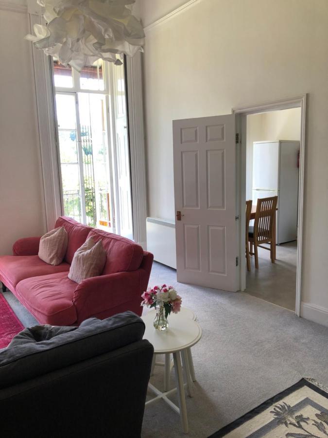 Grosvenor Place Spacious Studio Apartment Bath Buitenkant foto