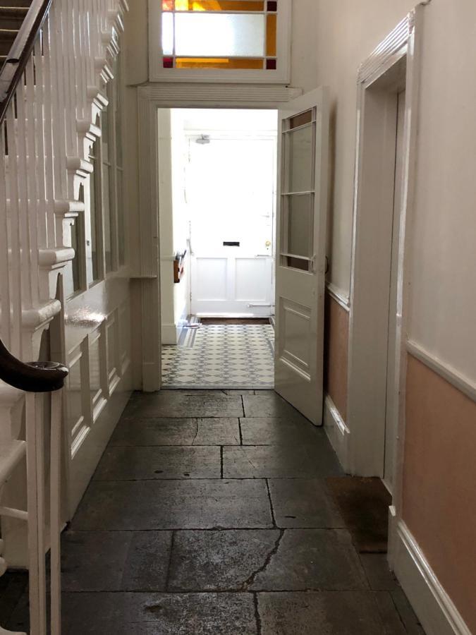 Grosvenor Place Spacious Studio Apartment Bath Buitenkant foto