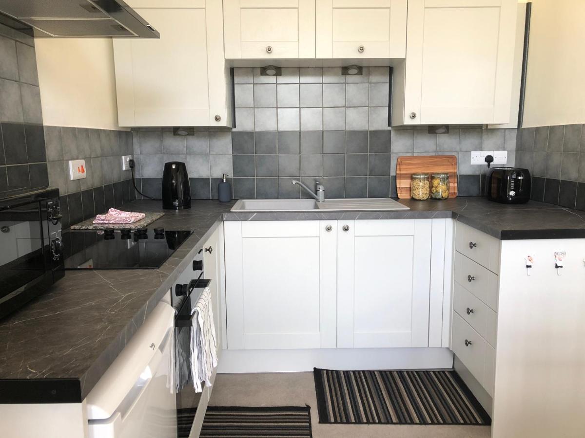 Grosvenor Place Spacious Studio Apartment Bath Buitenkant foto